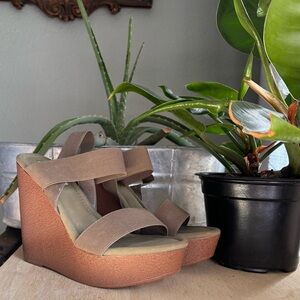 Brand new Steve Madden wedges